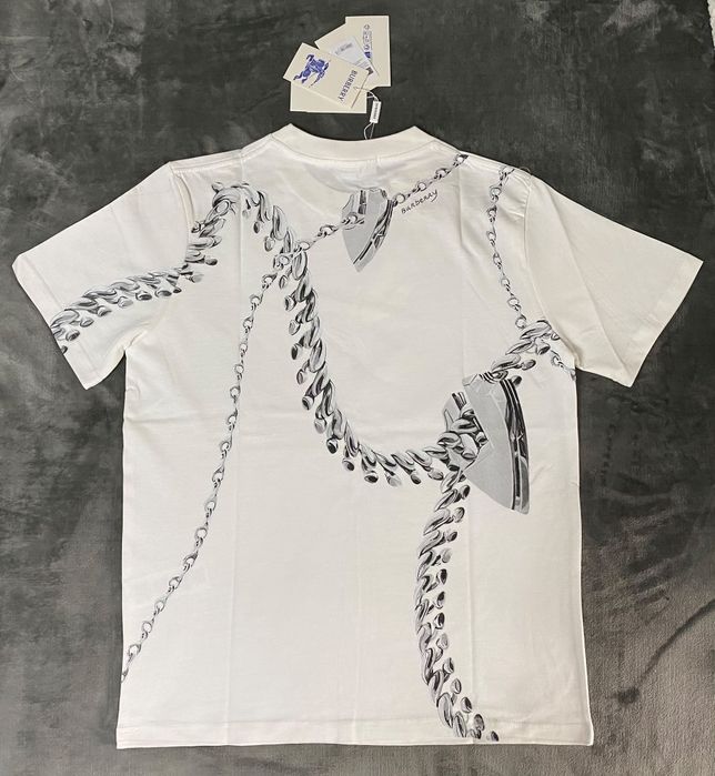 Vand tricou nou de barbati Burberry
