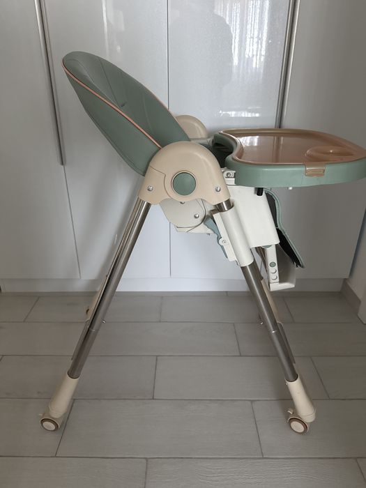 Scaun de masa pliabil 5 in 1, 6 luni + , aproape NOU