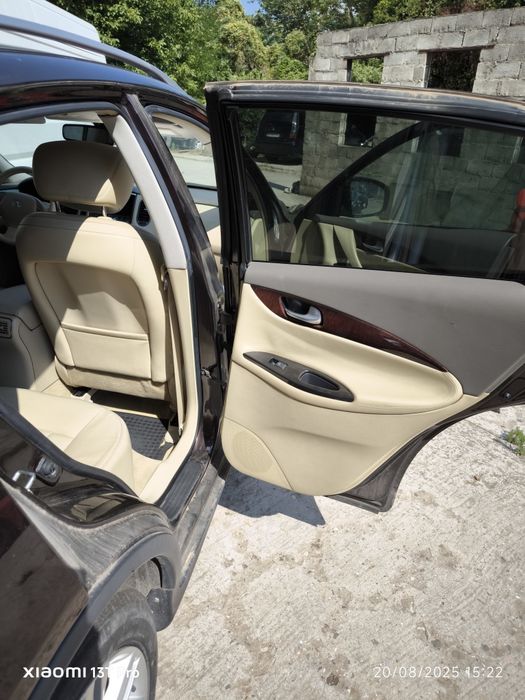 INFINITI EX30D на части