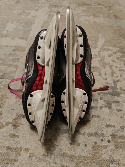 Хоккейные коньки