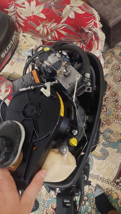 Продаётся подвесной лодочный мотор  Suzuki 6 лошадиных сил 4х тактный