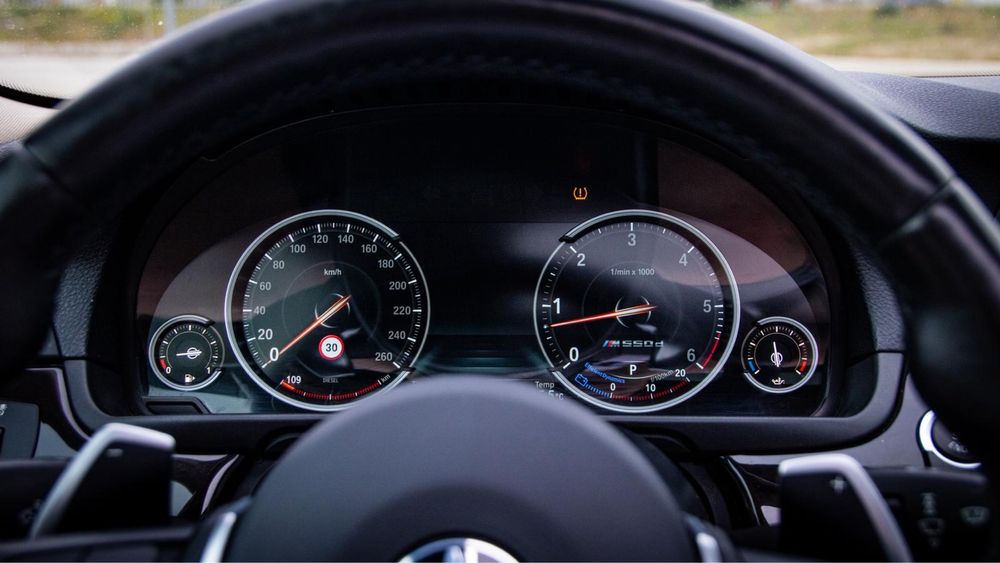 BMW Seria 5 F10 LCI 535D 2014 -echipare HIGH