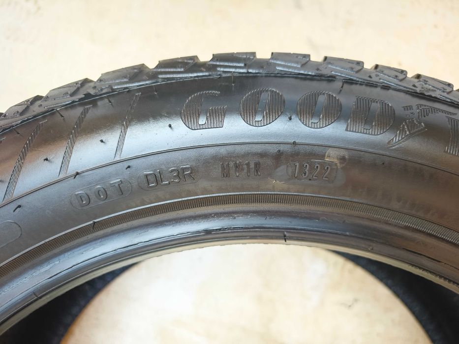 Anvelope 215/55/17 an 2022 all season M+S GOODYEAR Vector 4 Seasons fabricate in Franta