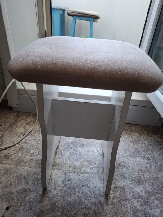 Табурет 6 штук .