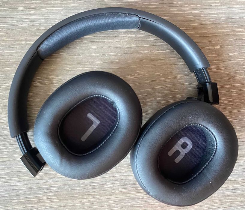 Vand Casti JBL OverEar 700BT