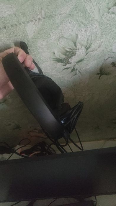 Продам игровые наушники HyperX Stinger Core
