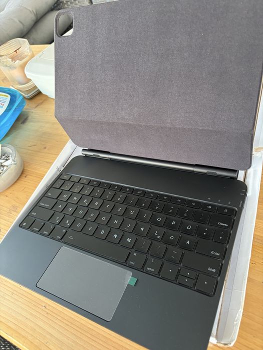 Magic Keyboard iPad Pro 12.9 / iPad Air 13 QWERTZ, Trackpad Precision, Bluetooth, Magnetic