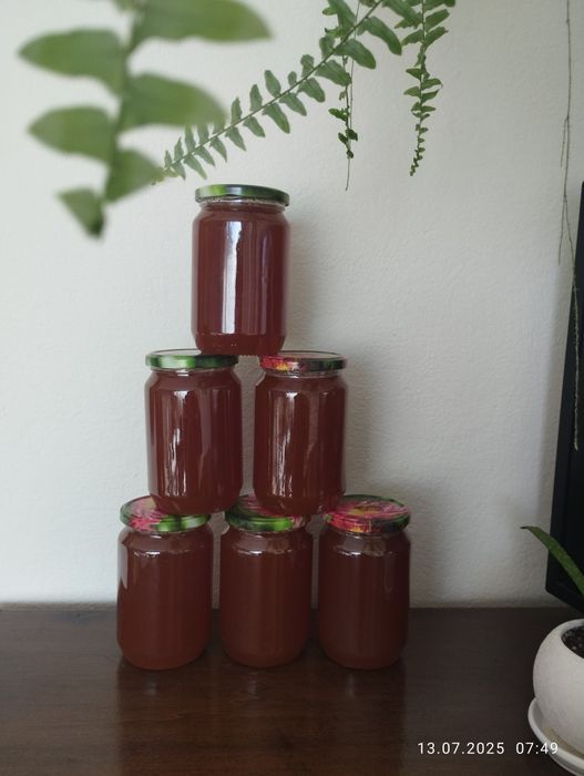 Продавам натурален пчелен мед