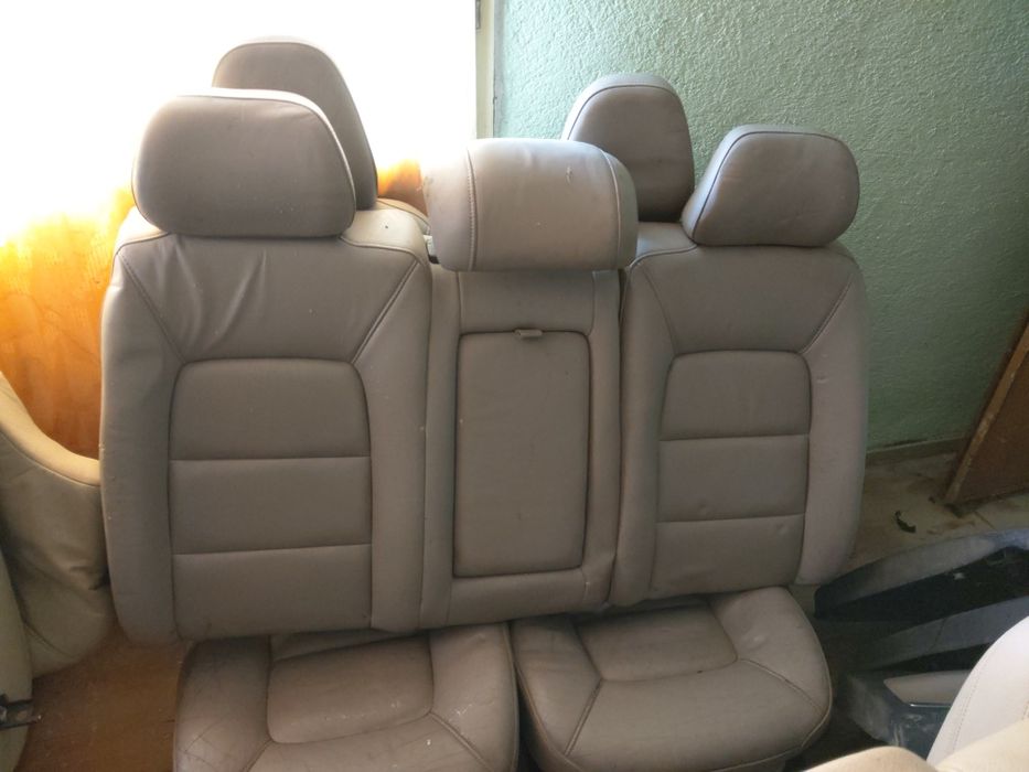 Сив кожен салон с подгряване за Волво S80 след 2007