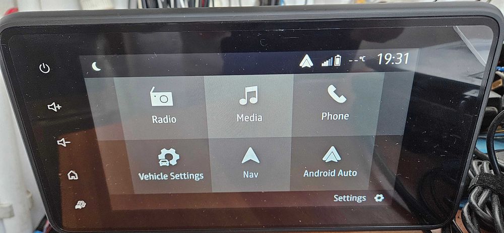 Navigatie originala Dacia Logan Sandero CarPlay Android Auto wireless