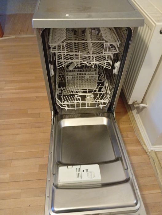 Vând mașină spălat vase Whirlpool cu 8 programe
