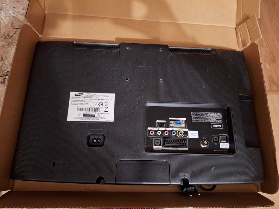 Samsung телевизор и скоба