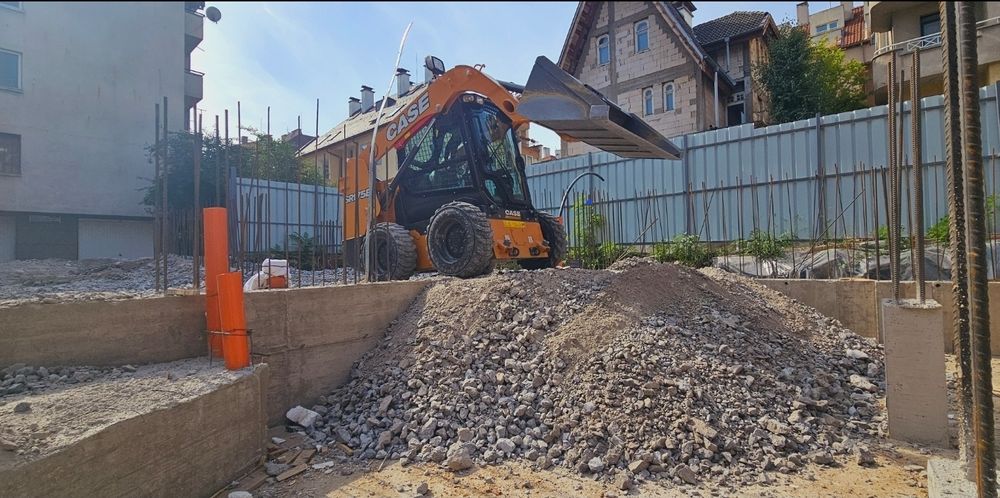 Бобкат услуги мини челен товарач Bobcat вилици