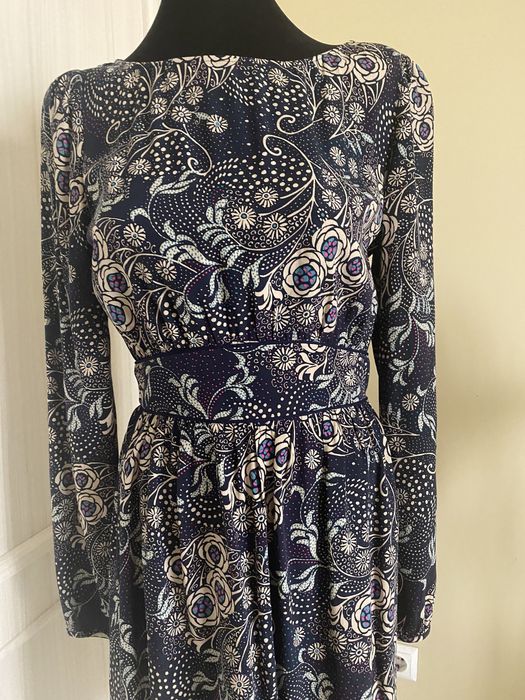 Приталенное платье Naf Naf 44 размер