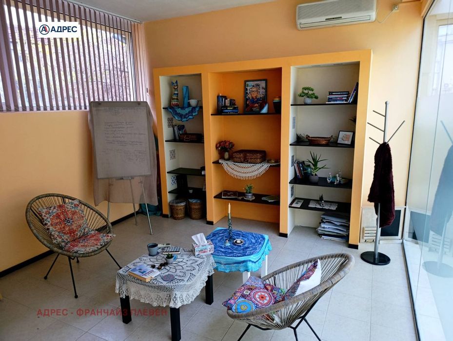 Офис в Плевен-Идеален център площ 29 цена 45000