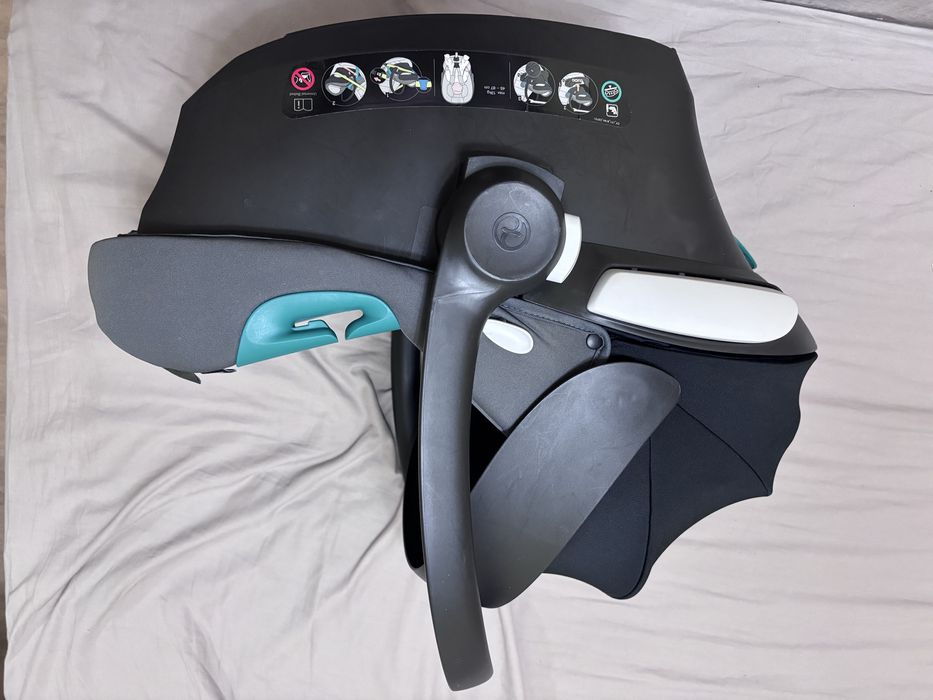 Стол/кошница за кола Cybex Aton B2 в комплект с база, адаптери и калъф