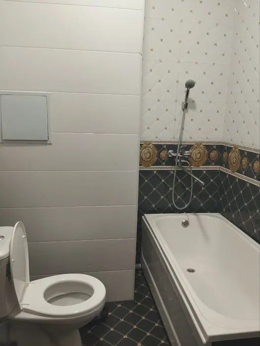 2х комнатная квартира себзор ориентир (гафур гулом метро рядом )