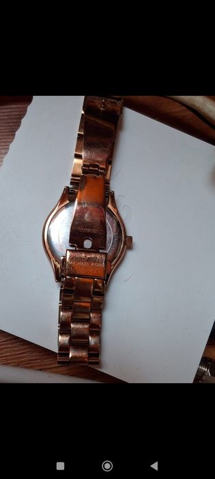 2 ceasuri de vânzare