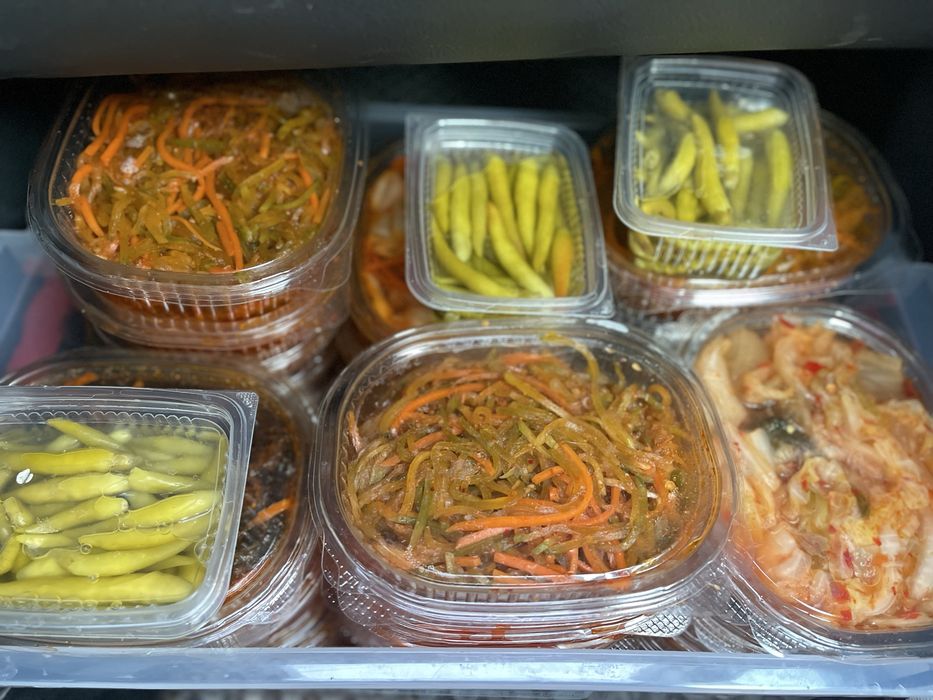 Салаты корейские ,чимчи .