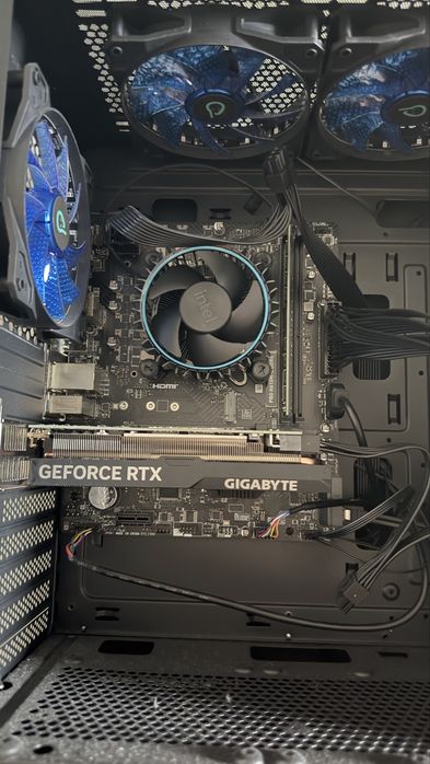 Unitate desktop PC i5 cu carcasa Spacer si monitor LG