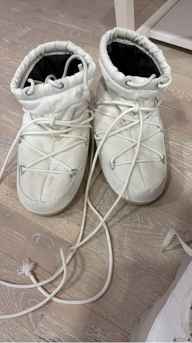 Ghete albe Moon Boot