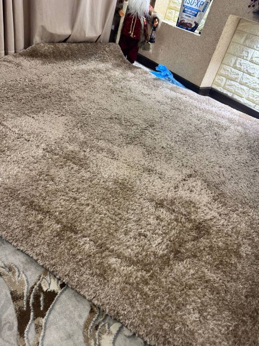 Продаю ковёр новый