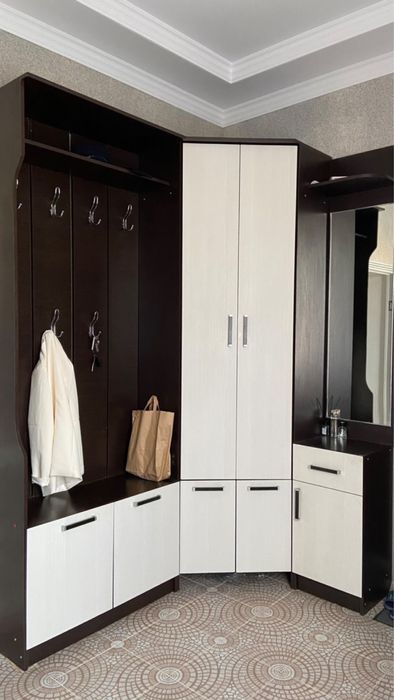 Угловая прихожка 50000срочно