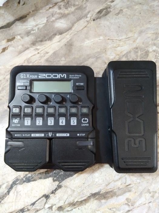 Гитарный процессор Zoom G1X