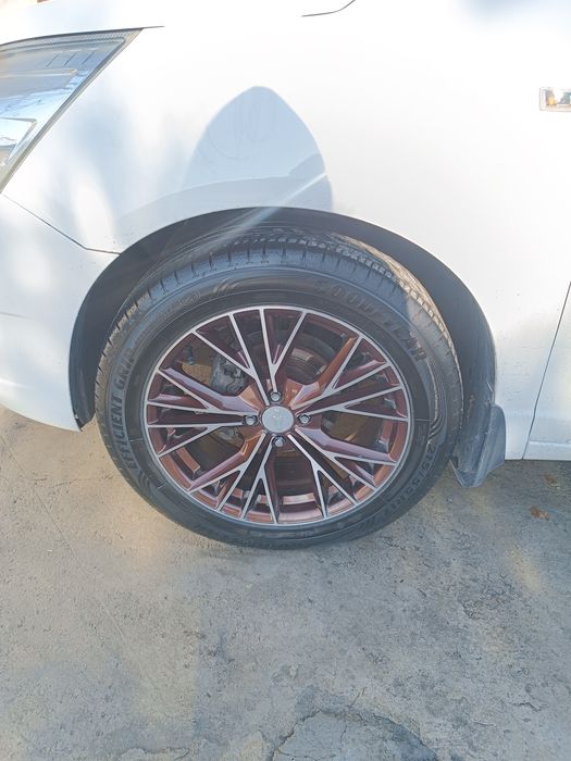 Vossen Diska Balon Cobaltga 215 55 R17 Holati Ideal