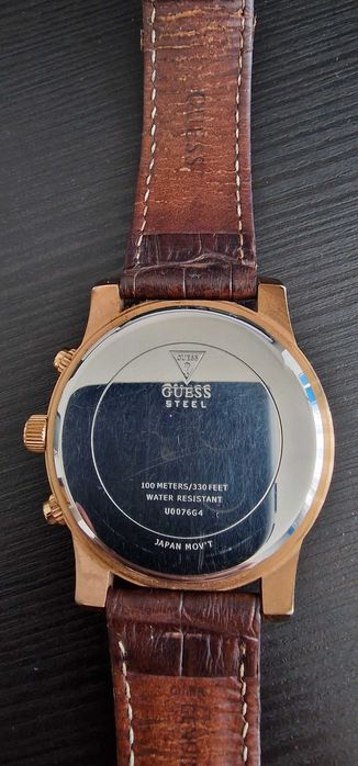 Часовник Guess хронограф