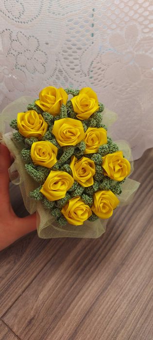 Кошница с вечни рози