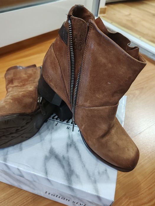 Ghete piele mărime 37