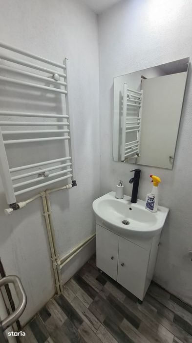 Casă cu deschidere la lac vânzare în comuna Merișani, județ Argeș.