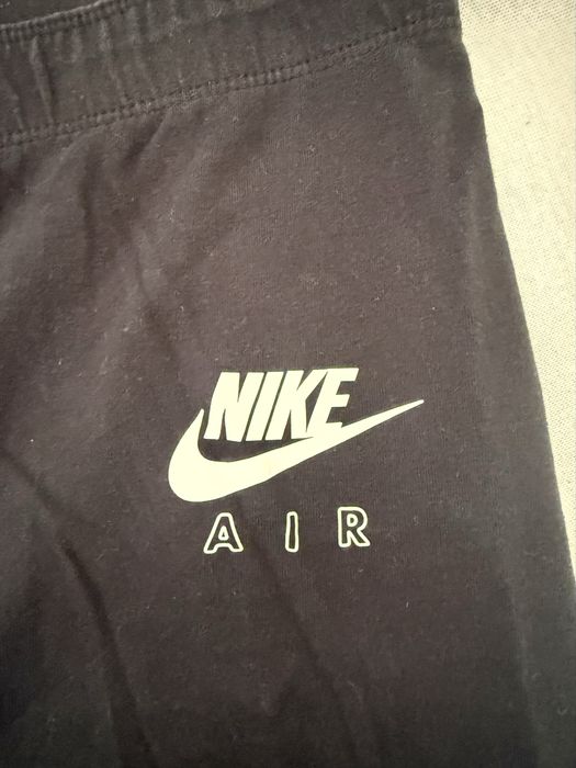 Черен клин на Nike