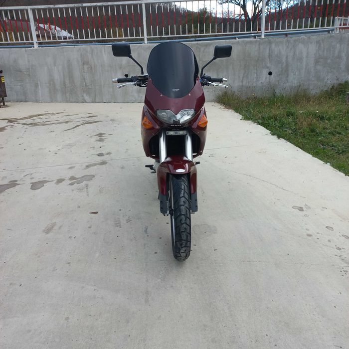 Vând sau schimb Aprilia Pegaso 650 1997