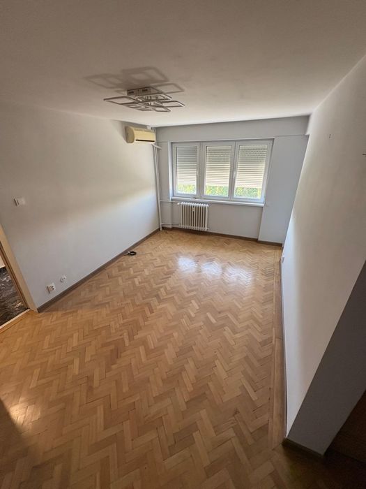 Vând apartament 2 camere, zona Bulevardul Timișoara-Romancierilor