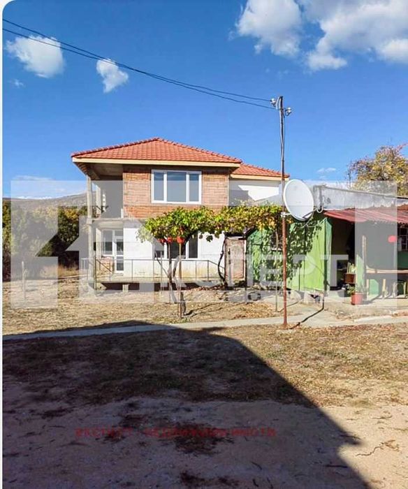 Продава се Къща в с. Сърнегор, Област Пловдив - 285 кв.м за 144 €/кв.м - Снимка #2