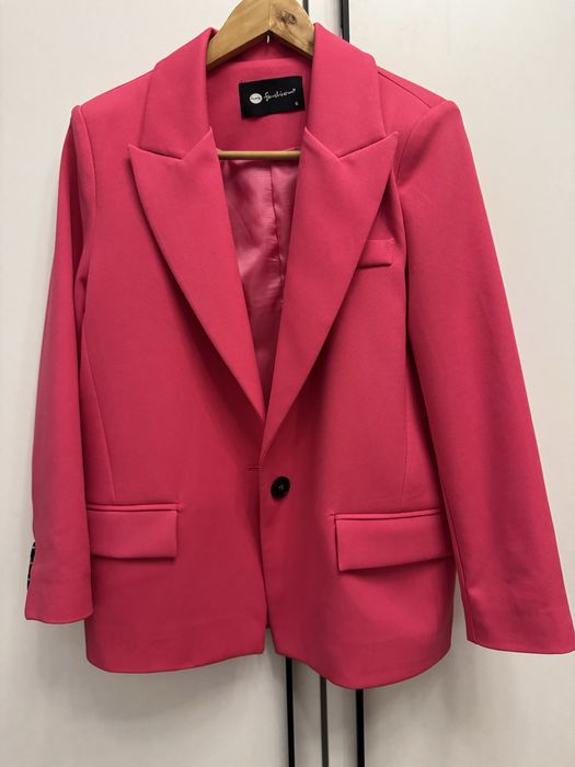 Женский пиджак розовый