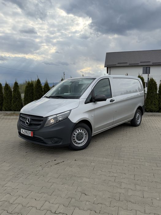 Mercedes Vito-2017-116 Cdi //2.2  163 cai//Webasto/ Ac/ navi/ Bt/ comenzi volan/ cârlig/ 3 locuri/ dubă/ Autoutilitară