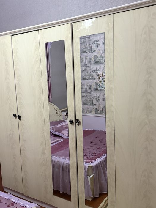Продам спальний гарнитур