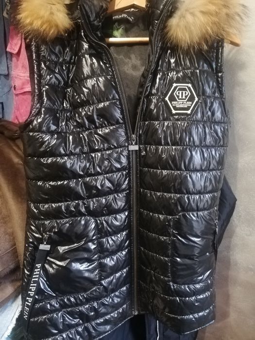 Продавам  дамска грейка Pillip PPlein  И яке  Никалсън оргинални.