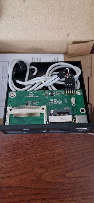 Card reader intern pentru PC.
