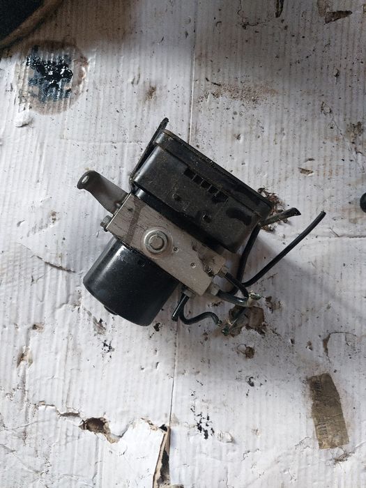 ABS помпа е90 е91 бмв  2.0д 184кс bmw e90 e91 2.0d