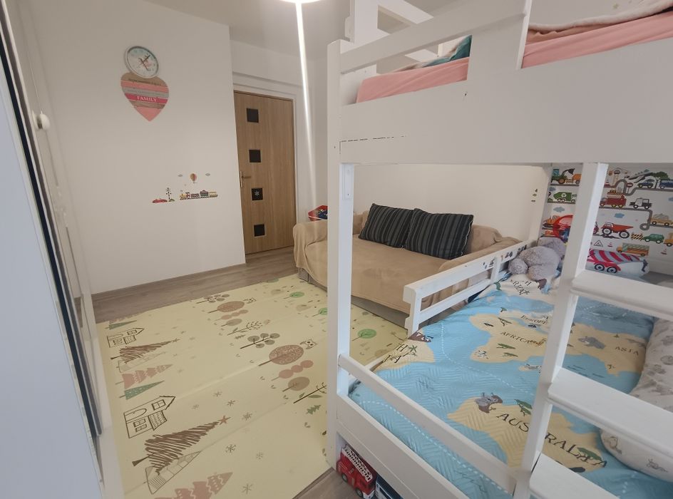 Apartament 46 m2 cu 2 camere si balcon+garaj 18 m2
