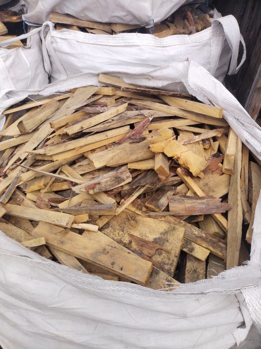 Дрова в мешках биг-бэг