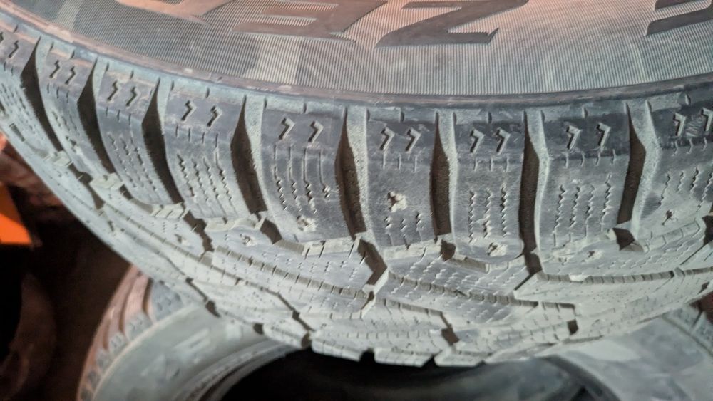 Зимняя резина Pirelli Ice Zero 215/60/16