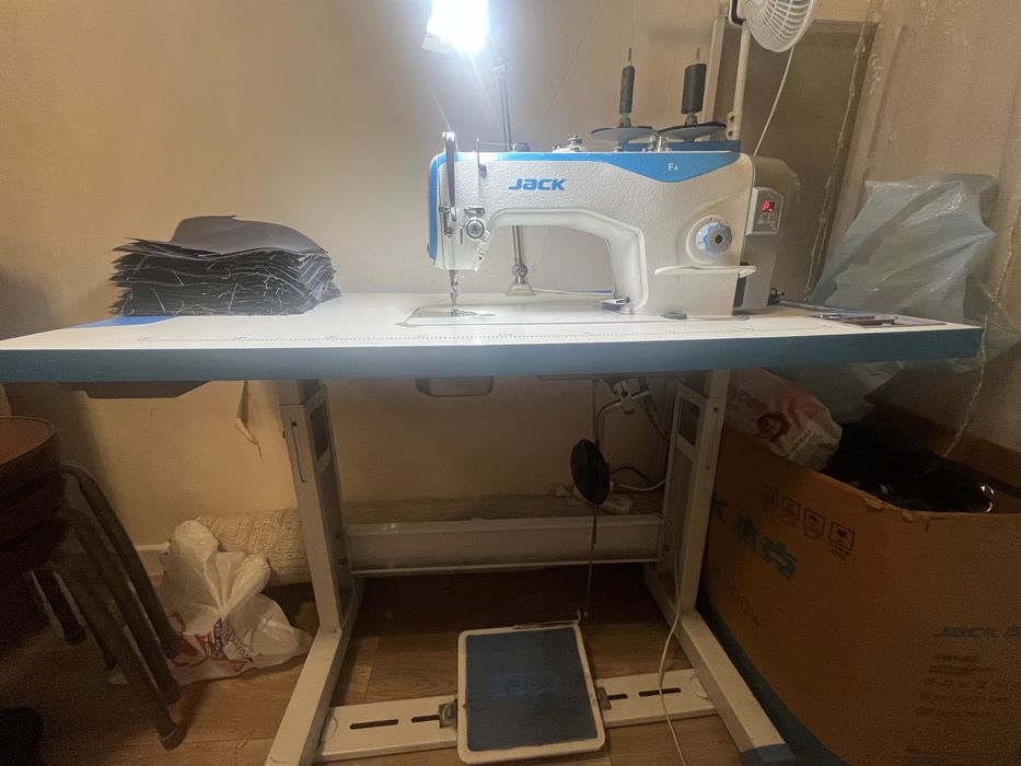 Швейная машина f4