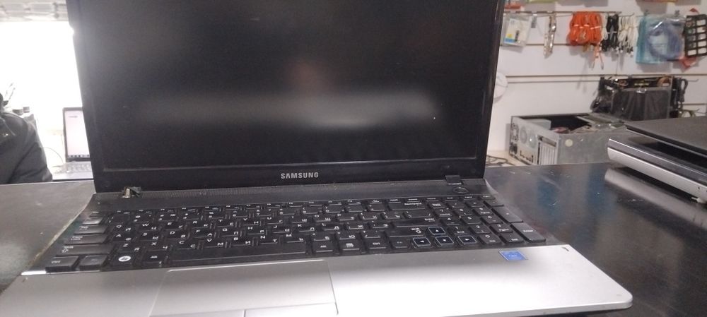 Noutbuk samsung model