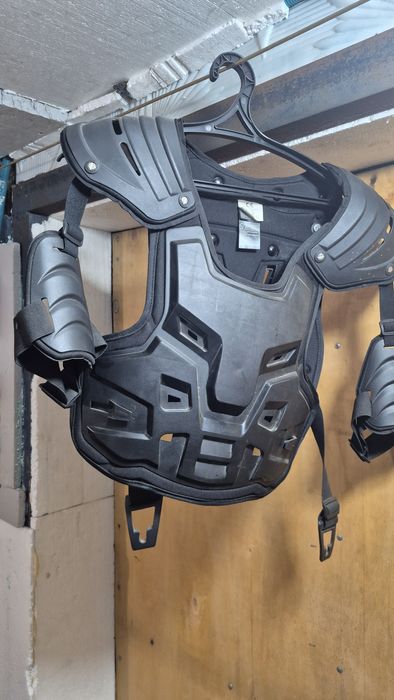 Панцирь защитная экипировка