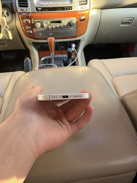 Продам Айфон 17 256гб